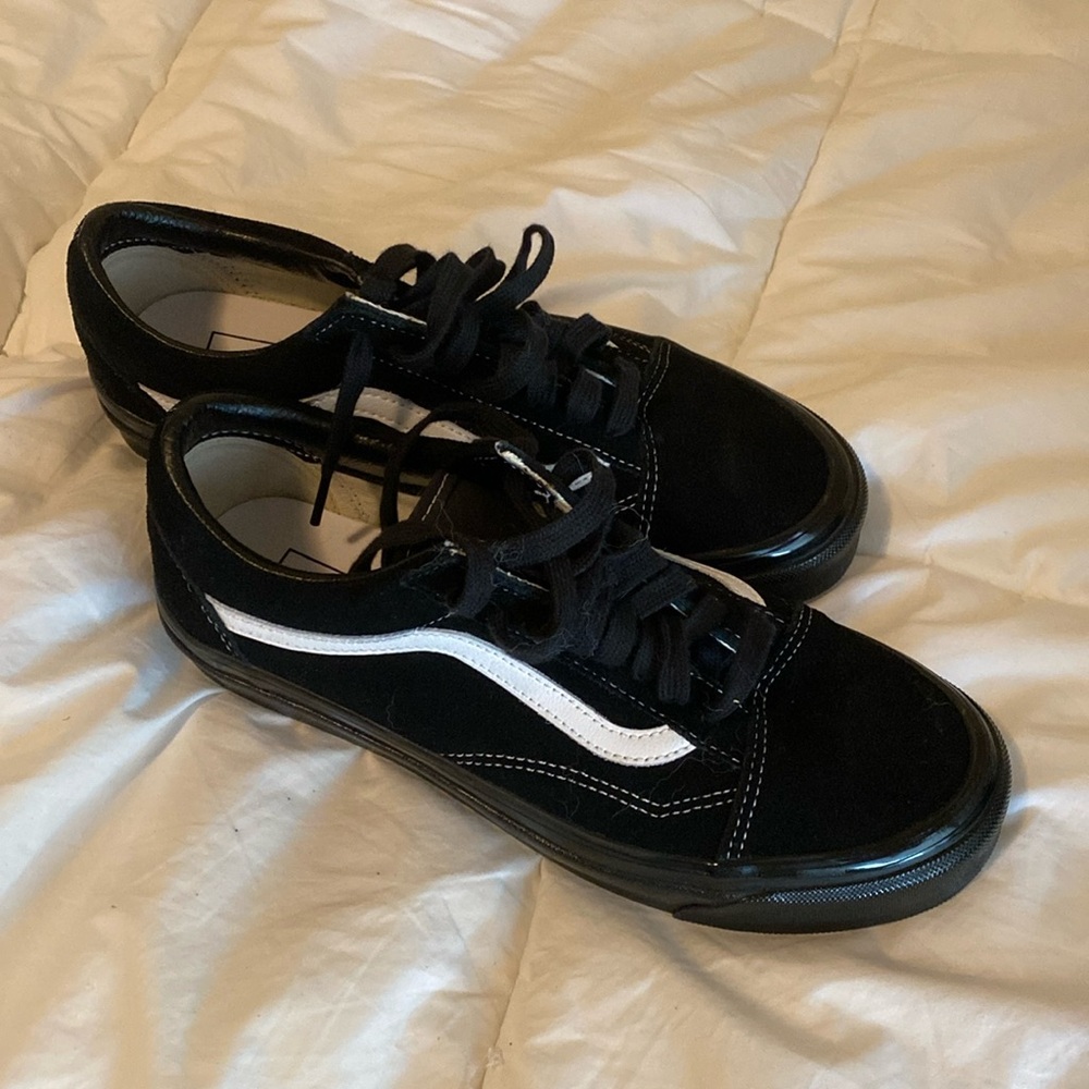 NWOT- Brand New Vans. U.S. women’s 9.